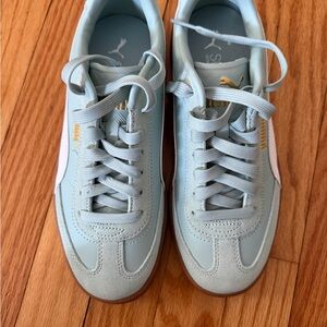 Puma Women's Sneakers in Light Blue and Gold